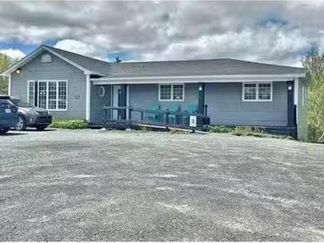 442 Conception Bay Highway, Bay Roberts, NL, A0A 1G0 commerc.