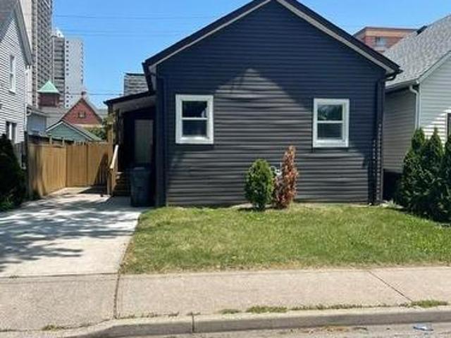 442 Church, Windsor, ON, N9A 4S9 house for sale | Listing ID 26015 | Royal LePage