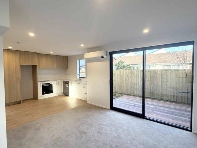 4/437 Worcester Street