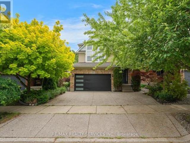 444 Lausanne Crescent, Waterloo, ON, N2T 2X4 house for sale | Listing ID X13421 | Royal LePage