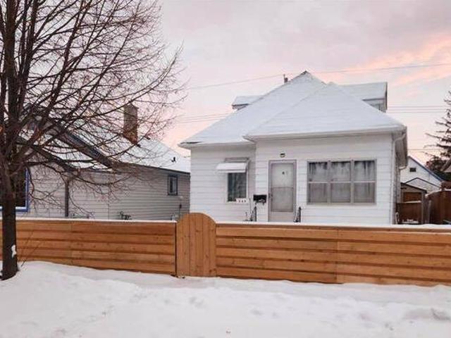 444 Larsen Avenue Winnipeg Manitoba