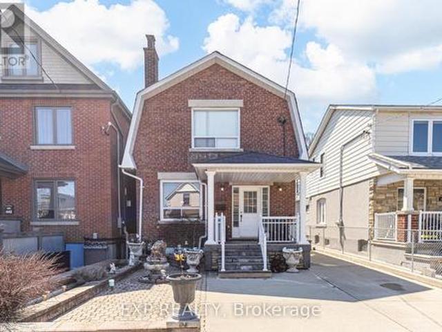 444 Maybank Avenue, Toronto, ON, M6N 3S8 house for sale | Listing ID W12975 | Royal LePage