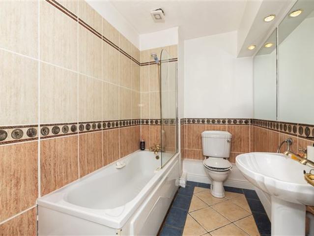 445,000 | Apartment 207 Galloping Green, Stillorgan Road, Blackrock, Dublin Vincent Finnegan 5001 MyHome. Ie Residential