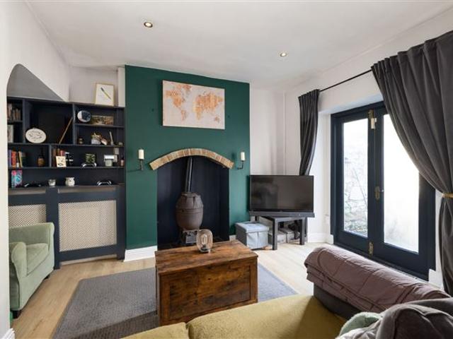 445,000 | 2 Brabazon Cottages, Lower Dargle Road, Bray, Co. Wicklow Sherry FitzGerald Bray 5000 MyHome. Ie Residential