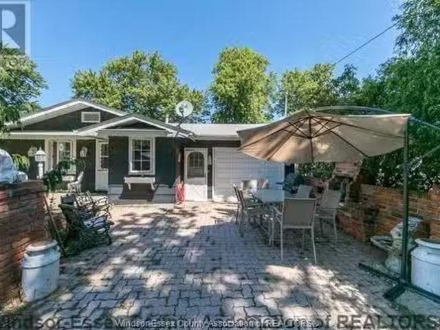 445 Charron Beach, Lakeshore, ON, N0R 1A0 house for sale Li.