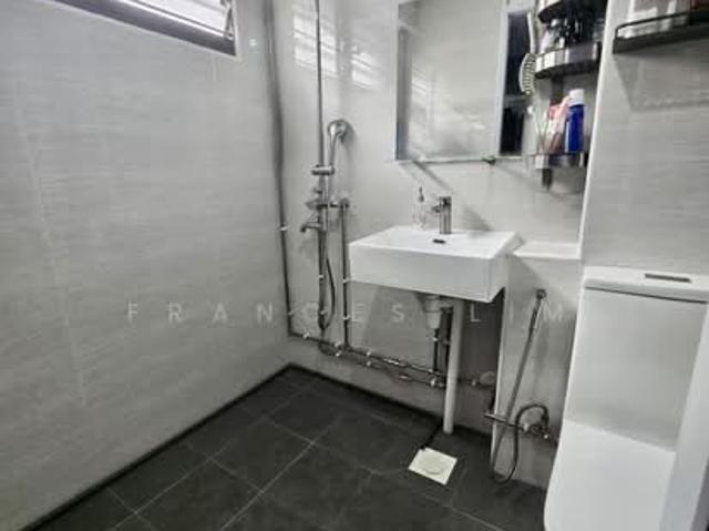 445 Hougang Avenue 8 HDB Apartment For Sale, $610,000, 3 Bed 2 Bath 1,130 sqft $540.00 psf