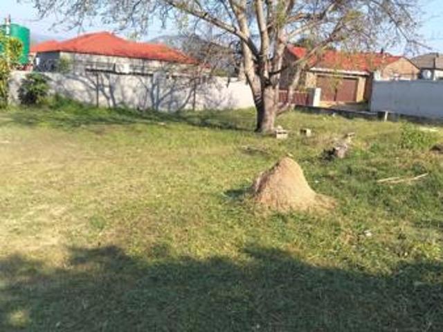445 m² Land available in Karino