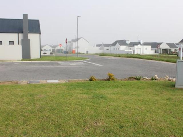 445 m² Land available in Laguna