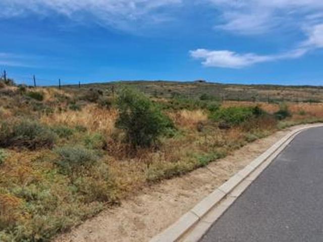 445 m² Land available in St Helena Views