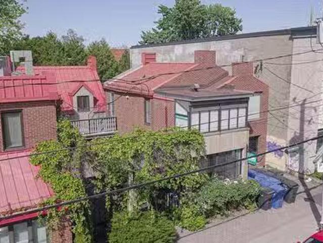 445 Rue St Jean, Longueuil Le Vieux Longueuil, QC, J4H 1S4.