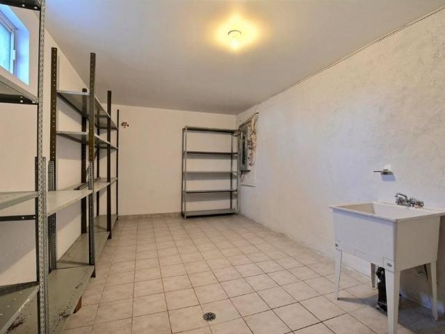 446 Boul. St Elzear E H7M 3Z6, H7M 3Z6, Laval