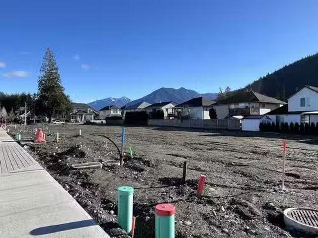 44720 Vandell DriveSardis South, Sardis, BC, V2R 0T1 vacant.