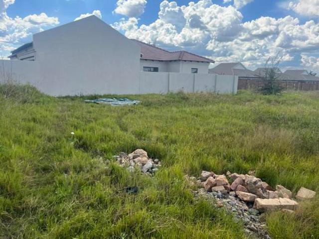 447 m² Land available in Secunda