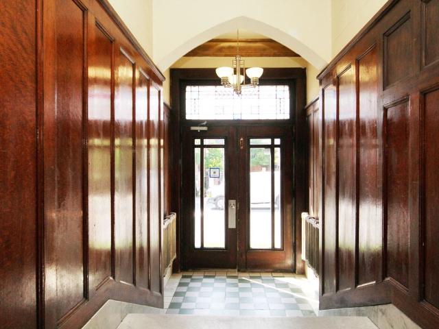 447 Somerset 2 Bedroom Apartment for Rent at 447 Somerset St W, Ottawa, ON K1R 5J7 Centretown