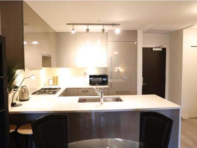 4488 Cambie Street #306, Vancouver, BC V5Y0M2
