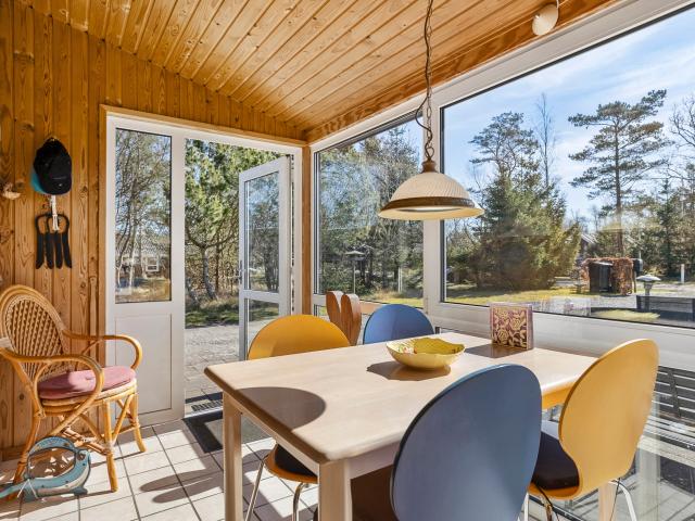 448 0 Bisnapvej 41, Bisnap Charmerende sommerhus 400 m fra vandkanten RealMæglerne