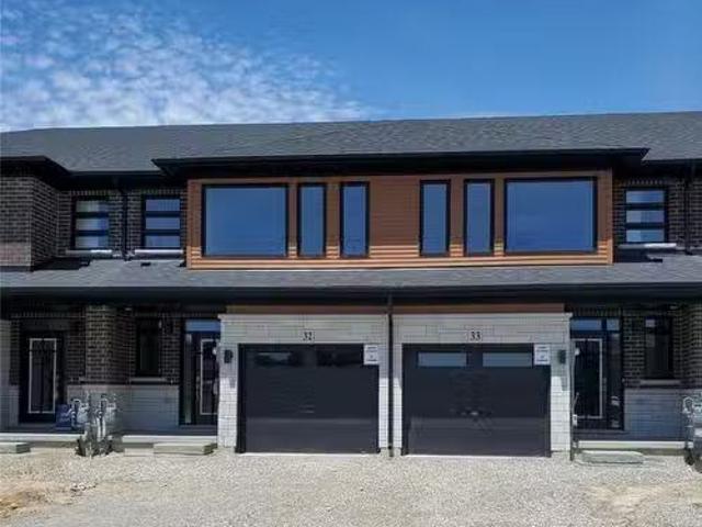 448 Blackburn DriveUnit #33, Brantford, ON, N3T 0X2 house fo.