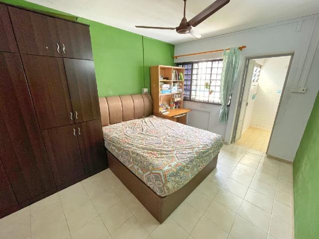 449 Jurong West Street 42 HDB Apartment For Sale, $388,888, 2 Bed 2 Bath 797 sqft $488.00 psf