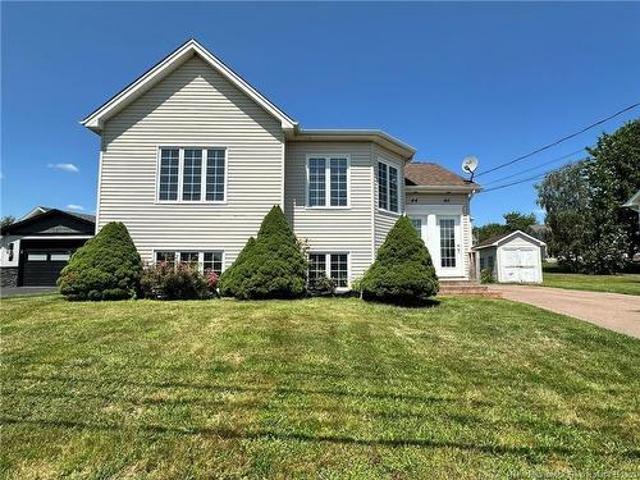 44 46 Theriault St, Dieppe, NB, E1A 7V8 house for sale | Listing ID NB144444 | Royal LePage