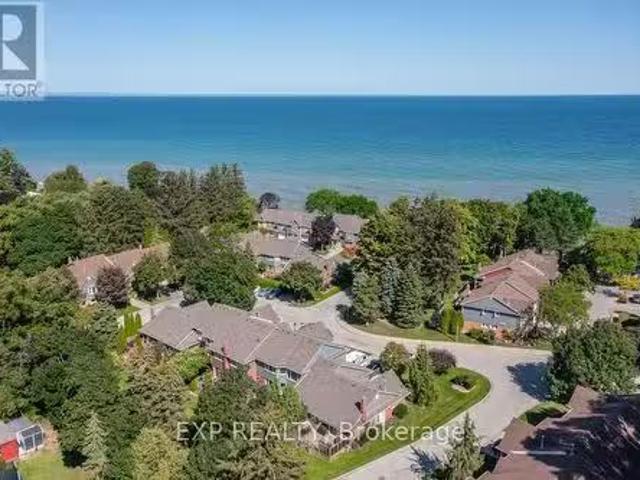 44 375 Book Road, Grimsby, ON, L3M 2M8 townhouse for sale.