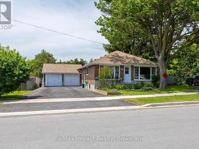 44 Brown Street, Clarington Bowmanville, ON, L1C 2R4 house for sale | Listing ID E13461 | Royal LePage