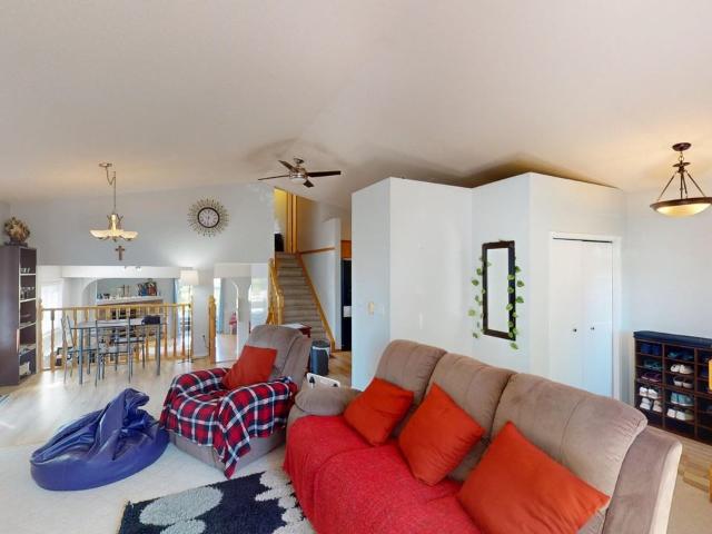 44 Covington Mews Ne 3 Bedroom Apartment for Rent at 44 Covington Mews Ne, Calgary, AB T3K 4E8 Coventry Hills