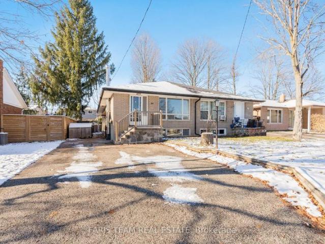 44 Downsview Dr