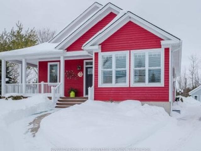 44 Eastgate Drive