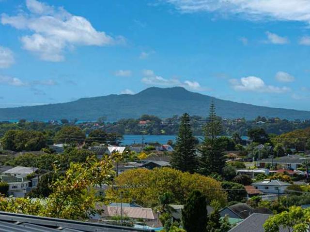 44 Milford Road, Milford, North Shore City