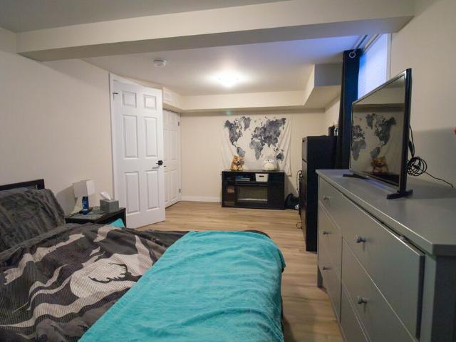44 Patricia Ave, Welland All Inclusive 2 Bed Lower Unit