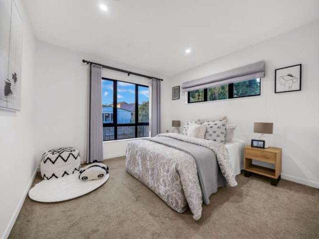 44D White Swan Road, Mt Roskill, Auckland City