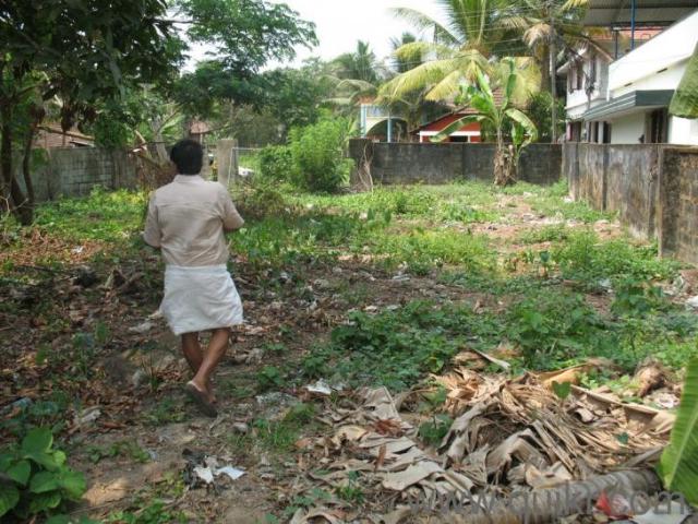 4500 Sq. ft Plot for Sale in Vyttila, Kochi