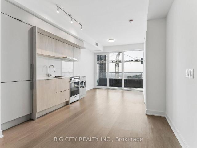 4501 Burnhamthorpe Road W, Mississauga | 2Beds/2Bath, Condo, $2,500/mo | Condos. Ca