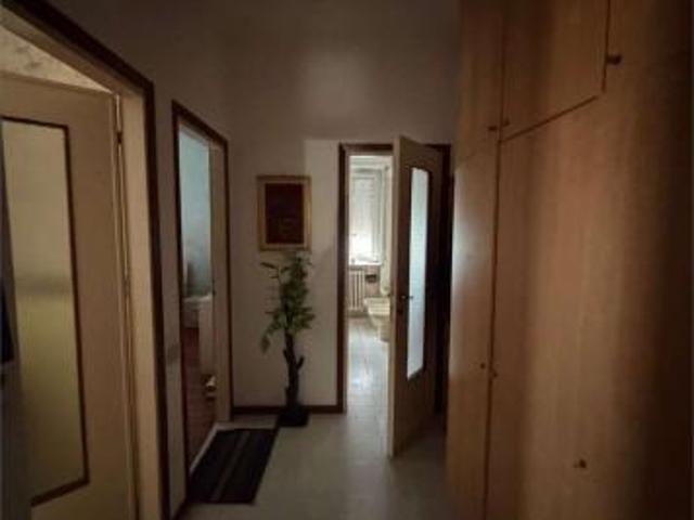 450/2025 U BG trilocale al piano secondo con box in asta a Presezzo