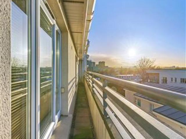 450,000 | Apt 69 The Malthouse, Block G, South City Centre D8, Dublin 8 Felicity Fox Estate Agents 5011 MyHome. Ie Residential