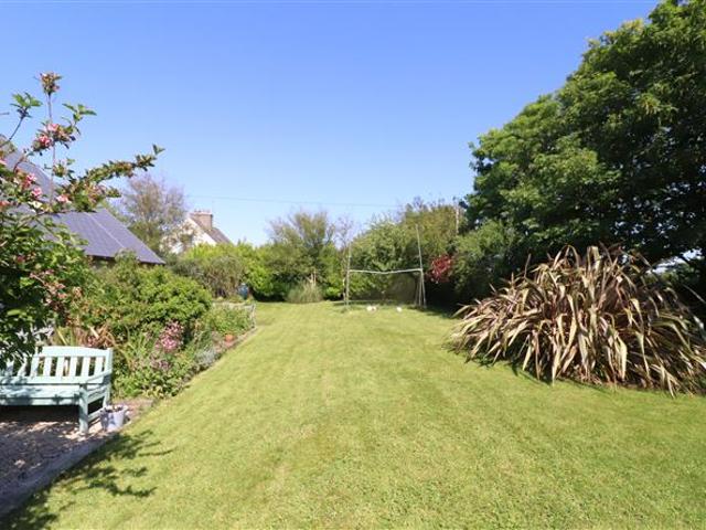 450,000 | Lake Marsh, Church Cross, Skibbereen, West Cork Pat Maguire Properties 5014 MyHome. Ie Residential
