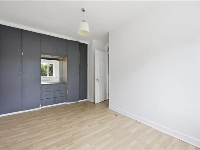 450,000 | 21 Knightswood, Santry, Dublin 9 PropertyTeam Paul Reddy 5010 MyHome. Ie Residential