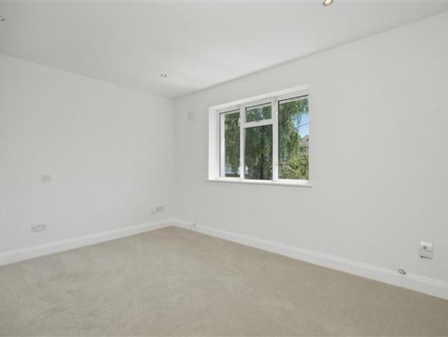 450,000 | 41 Pearse Brothers Park, Rathfarnham, Dublin 16 Murphy Mullan Estate Agents Goatstown 5011 MyHome. Ie Residential