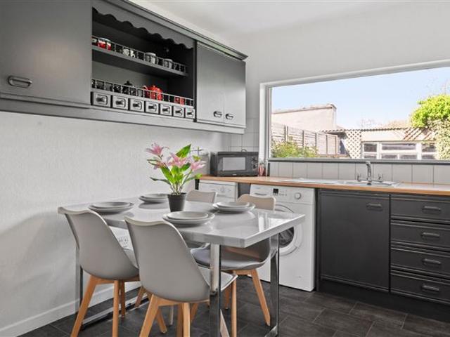 450,000 | 55 John McCormack Avenue, Walkinstown, Dublin 12 DNG Terenure 4993 MyHome. Ie Residential