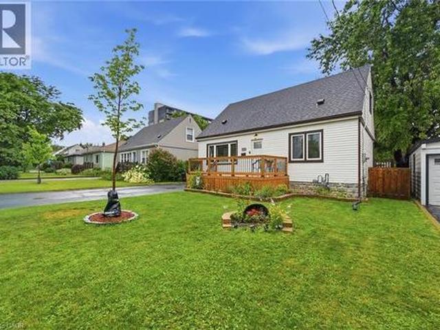 450 East 42Nd Street, Hamilton, ON, L8T 3B3 house for sale | Listing ID 40853 | Royal LePage