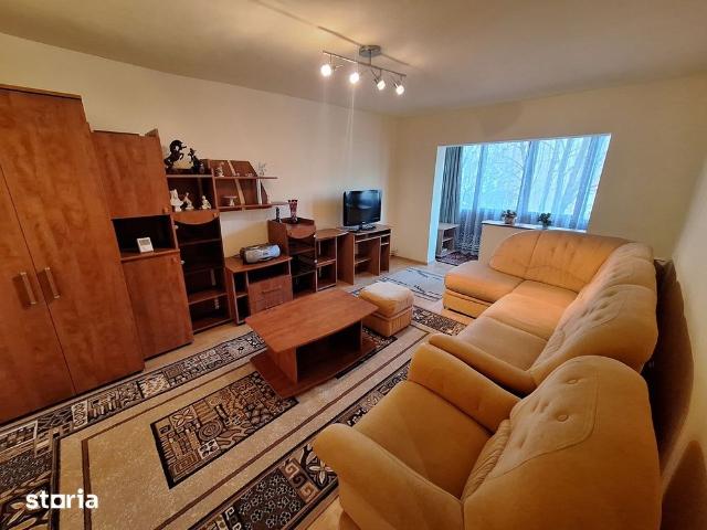 450 euro!Ap.cu 3 camere Et 1 cu centrala proprie Zona Bucovina