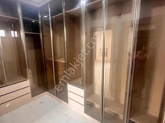 450 Evler Mevki Çeysa Sur Köşe Yani 6+1 Satılık Villa