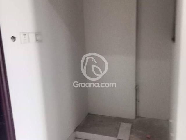 450 Ft² Flat for Sale