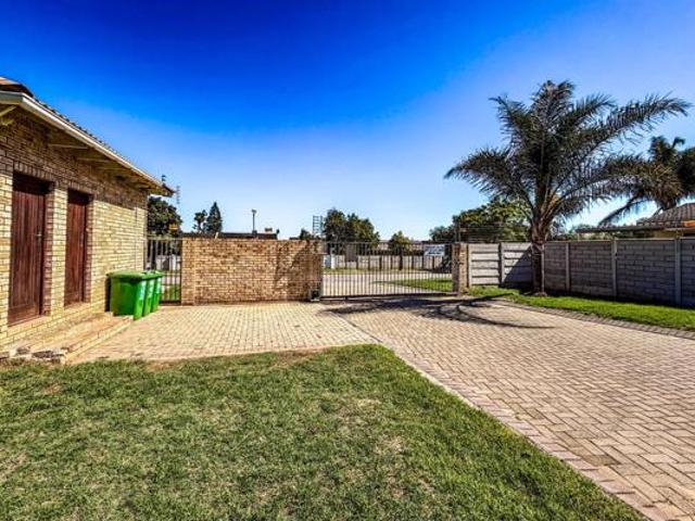 450 m² Land available in Vanes Estate