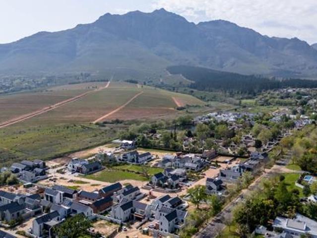 450 m² Land available in Paradyskloof