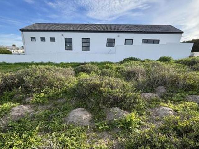450 m² Land available in Shelley Point