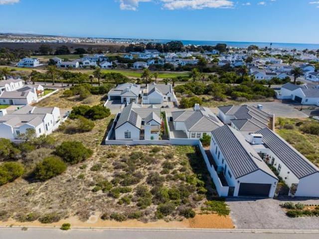 450 m² Land available in Shelley Point