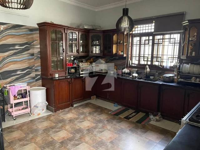 450 SQYD Bungalow For Rent In Phase 7