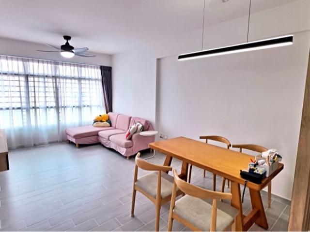 450B Bukit Batok West Avenue 6 HDB Apartment For Sale, $728,000, 3 Bed 2 Bath 1,001 sqft $727.00 psf