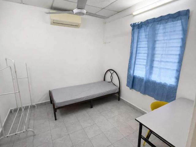 450m To Taman Paramount LRT | Fully Furnished Room For Rent @ Sea Park, Petaling Jaya